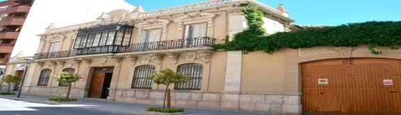 CASA PALACIO DE ESTILO MODERNISTA