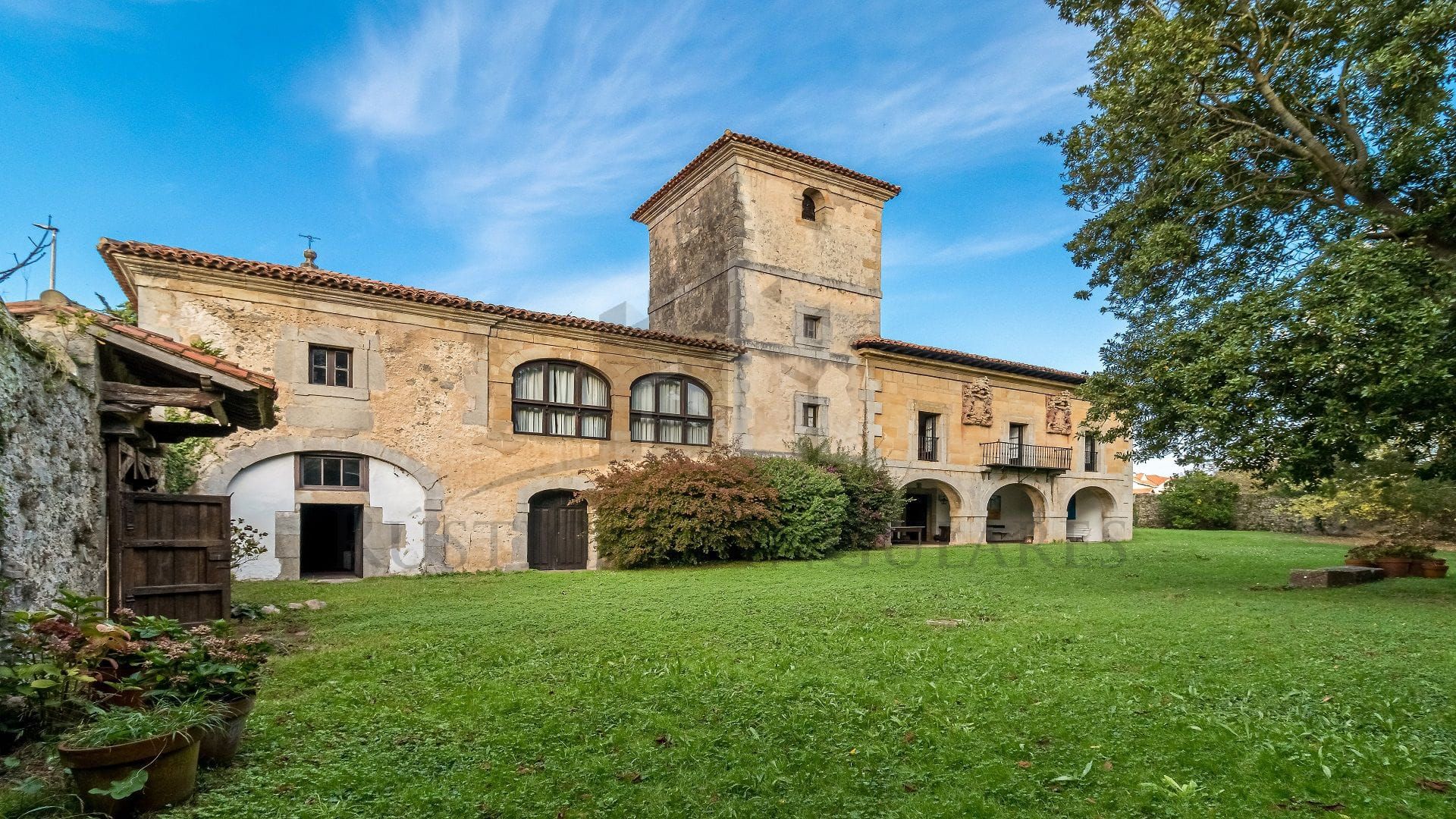 NEXT TO THE CANTABRIAN, A PALACE FULL OF INSPIRATION