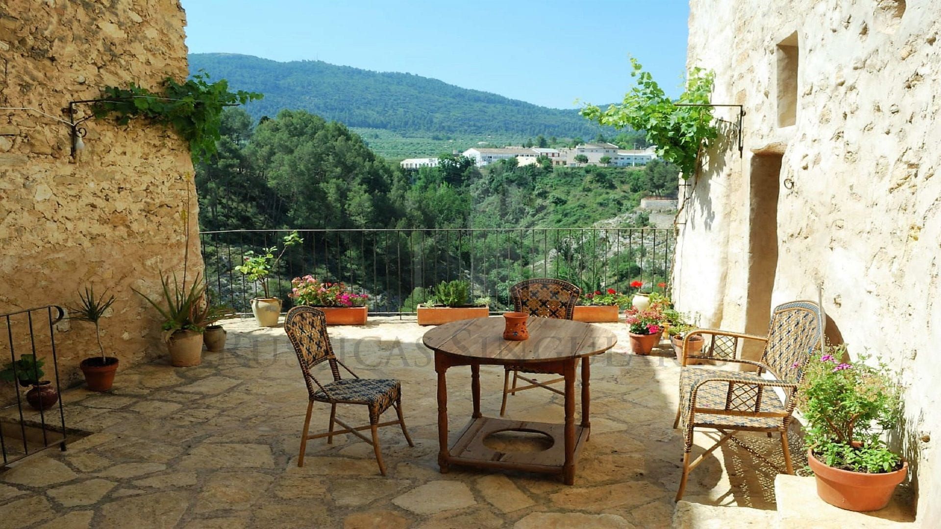 CASA SINGULAR CON EXCLUSIVAS VISTAS