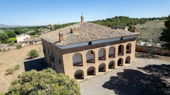 PALACETE CAMPESTRE EN LA VEGA DEL JALÓN