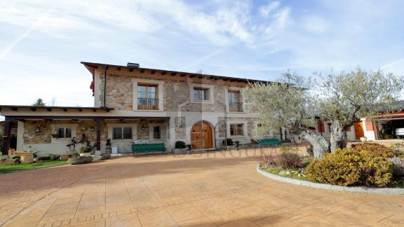 UNA CASA BERCIANA DE NUEVA CONSTRUCCIÓN