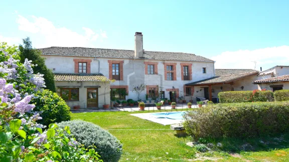 LA CASA DEL BOTICARIO: HISTORIA Y EXCLUSIVIDAD EN LA SEGOVIA RURAL