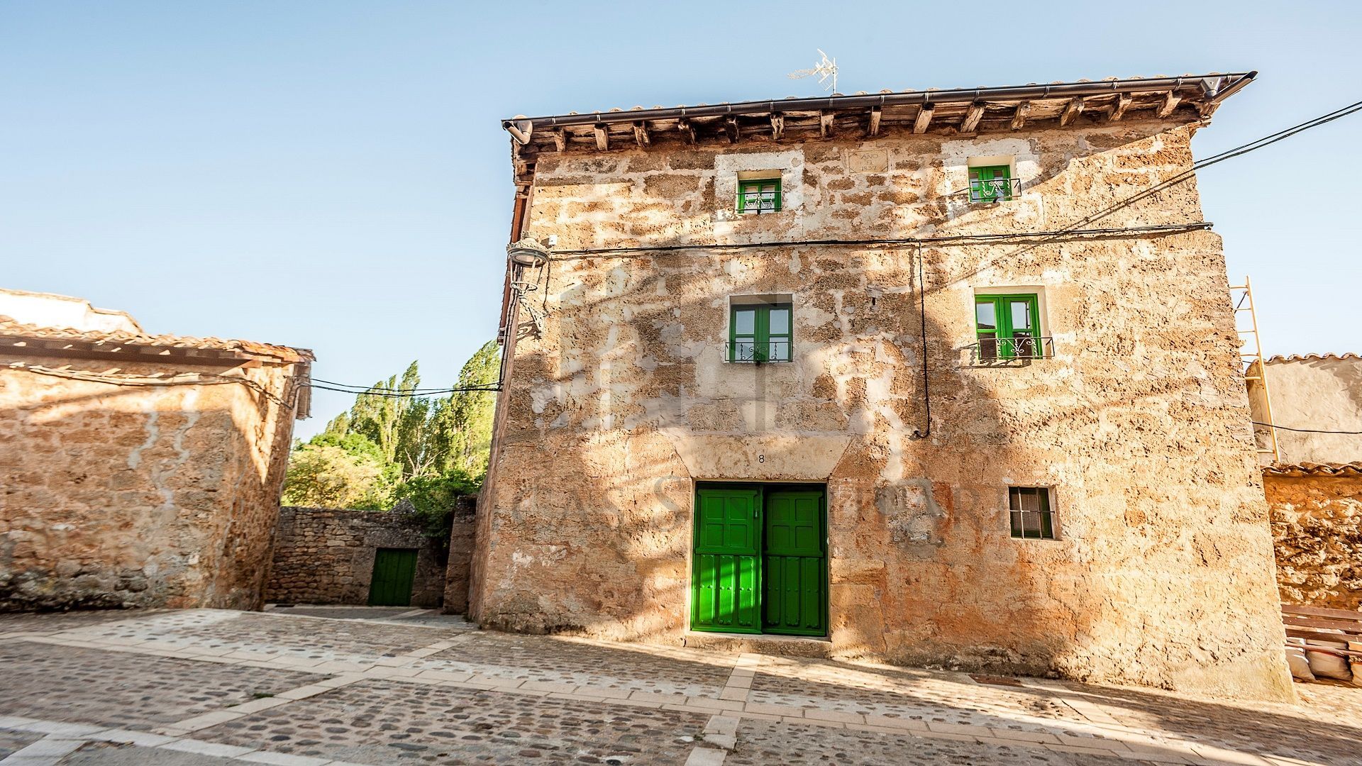  UNA CASA MÁGICA EN CASTIL DE LENCES