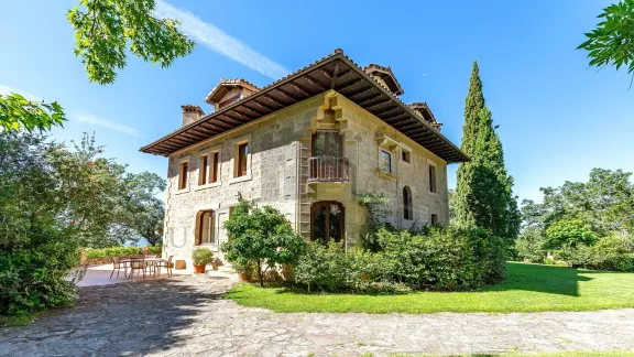 EXCLUSIVA FINCA CON CASA SEÑORIAL EN ARENAS DE SAN PEDRO