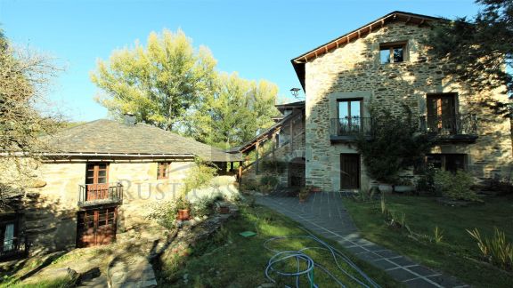 MOLINO TRADICIONAL EN UN PARAJE IDÍLICO