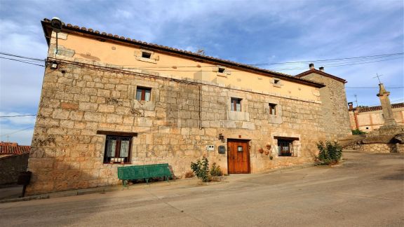 CASA TRADICIONAL CASTELLANA REFORMADA MANTENIENDO SU ESENCIA